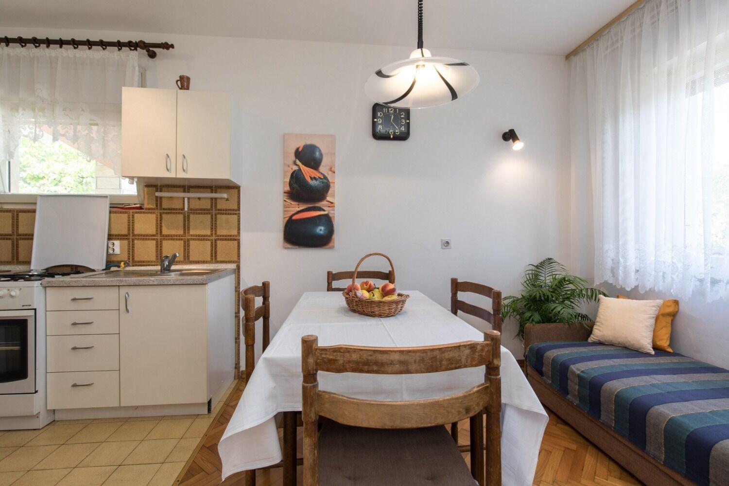 Apartments Kate - 100 M From Beach Malinska Exterior foto